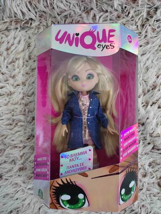 Păpușa Unique eyes