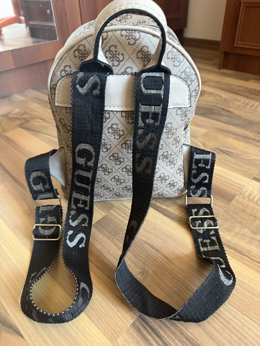 Раница Guess !!!