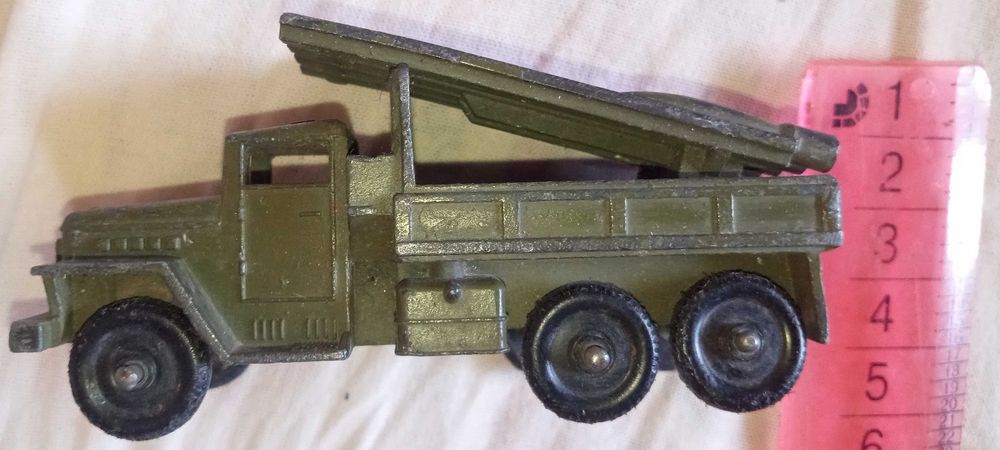 Играчка ракетница БМ-13 „Катюша". ссср,1970-1980