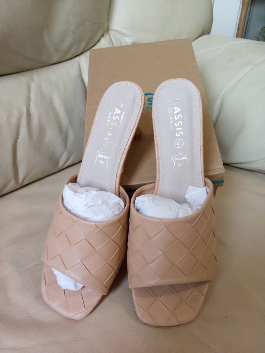 Дамски чехли на ток