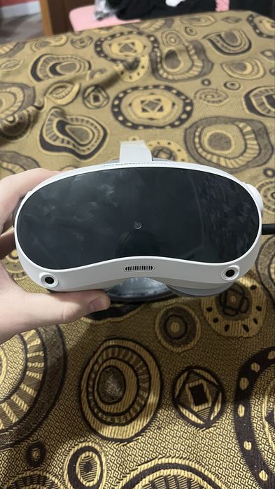 Продам вр очки pico 4