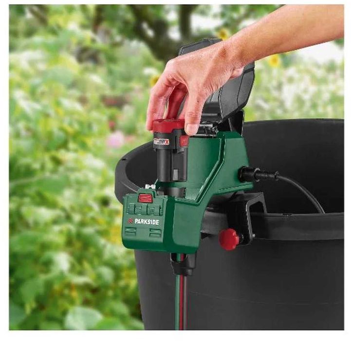 Акумулаторна помпа за дъждовна вода Parkside 12V с батерия и зарядно