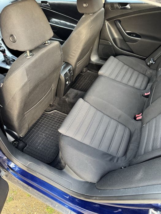 Vând VW Passat b6 pentru dezmembrat sau cine vrea sa o facă