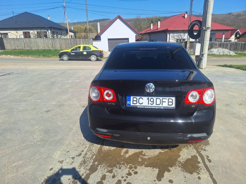 Vând Volkswagen jetta  2006