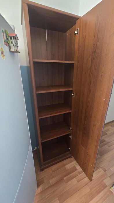 Прихожая со шкафом