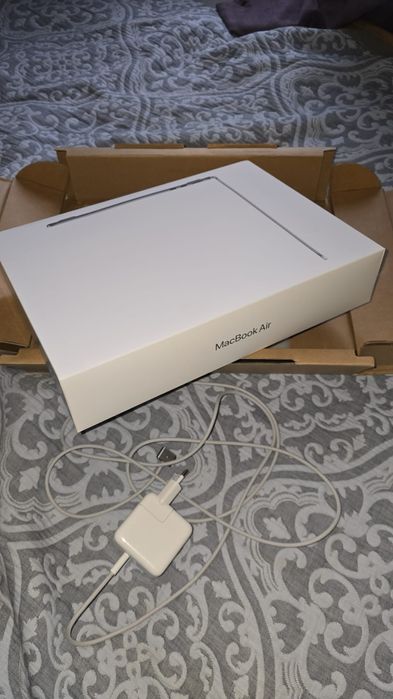 Продам Макбук MacBook Qir