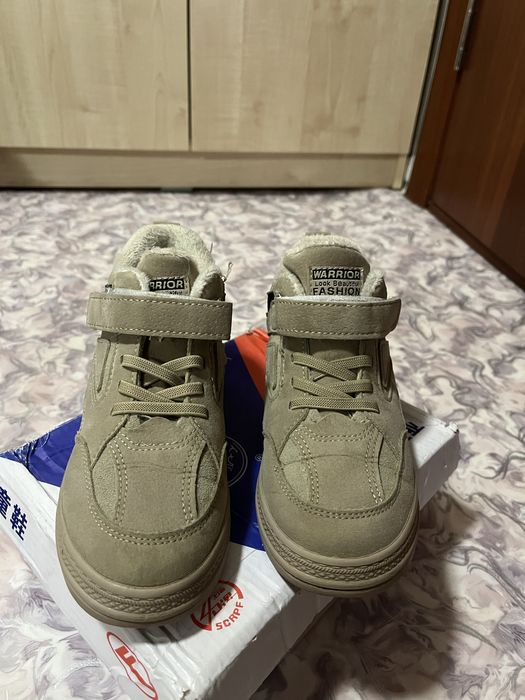 Продам Ботинки осенние