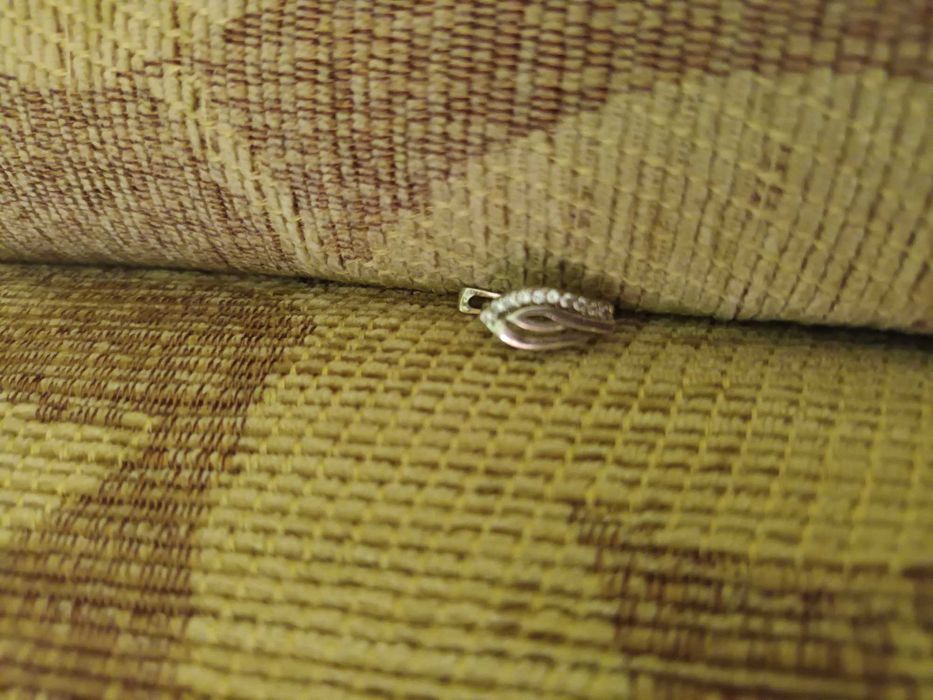 обеца сребро и цирконий - 1 бр.