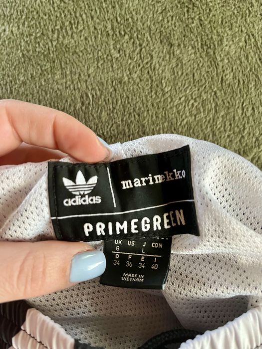 Чисто нова долница на Adidas