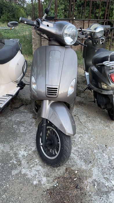 Inchiriez scutere pe benzina / nu necesita permis de conducere