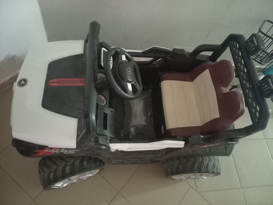 Продам детскую машину