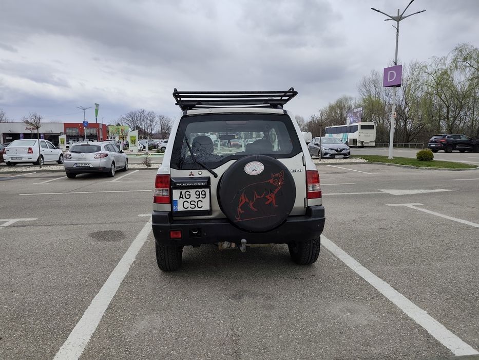 Vând Mitsubishi Pajero Pinin