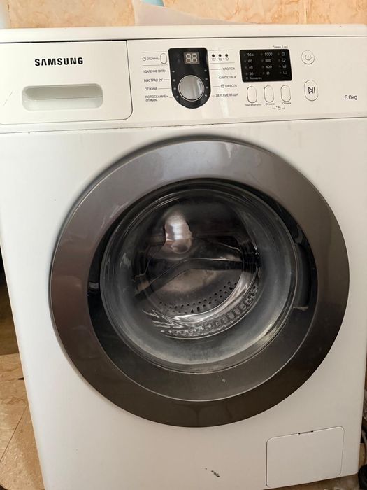 Продам стиральную машину Samsung на 6 кг  срочно!