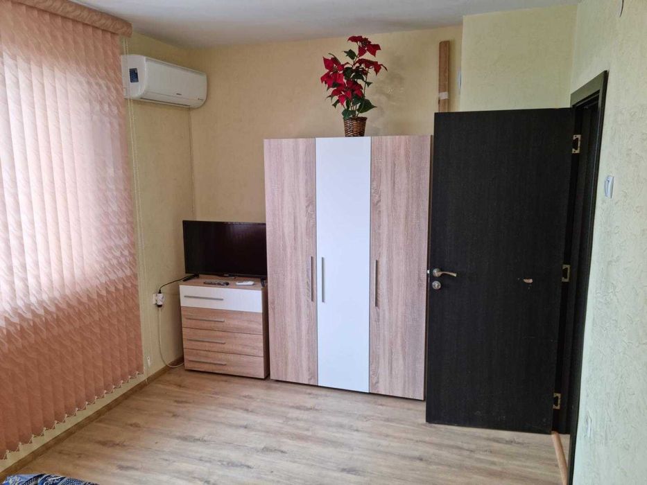 Дава се под наем Тристаен апартамент в Враца, Център - 70 кв.м за 382.5 € - Снимка #17