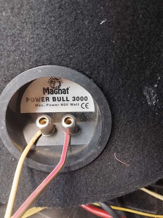 Subwoofer / tub de bass auto Magnat + statie auto Crunch