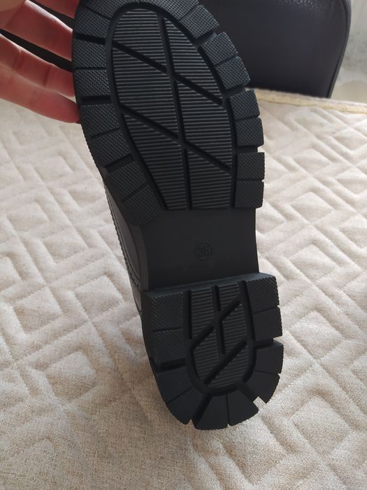 Продам туфли для девочки