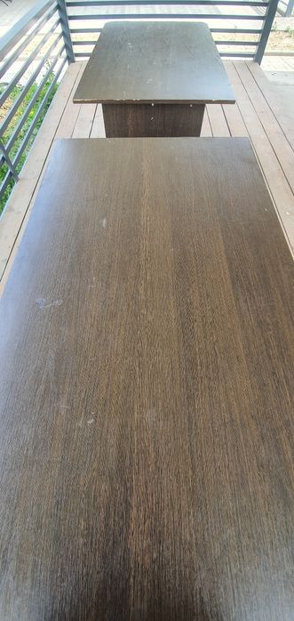 Стол. Тумбочка витрина.