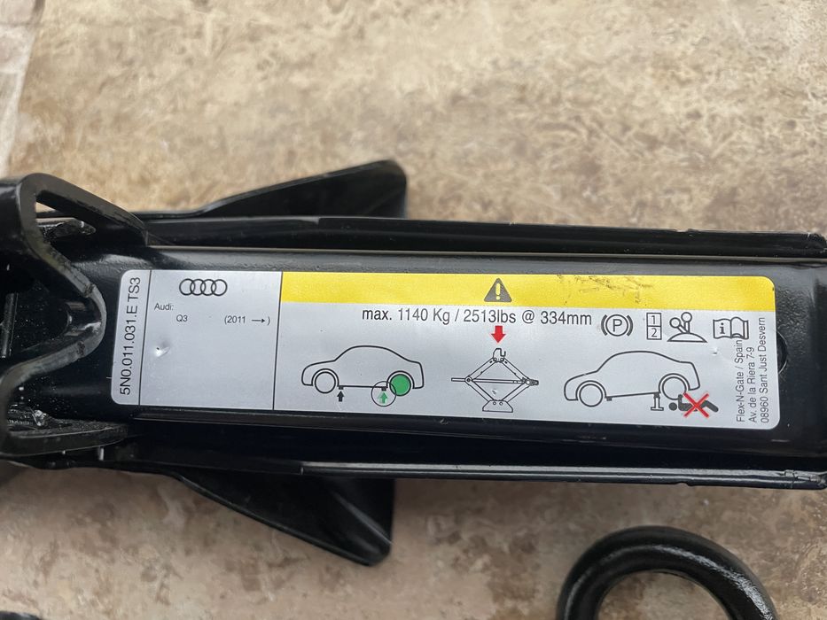 Cric original Audi Q3 8U + kit complect OEM 5N0011031E