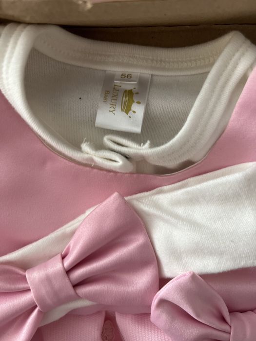 Комплекты на выписку для новорожденных девочек