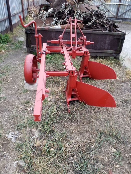 Плуг сельхоз  ПТ-2.