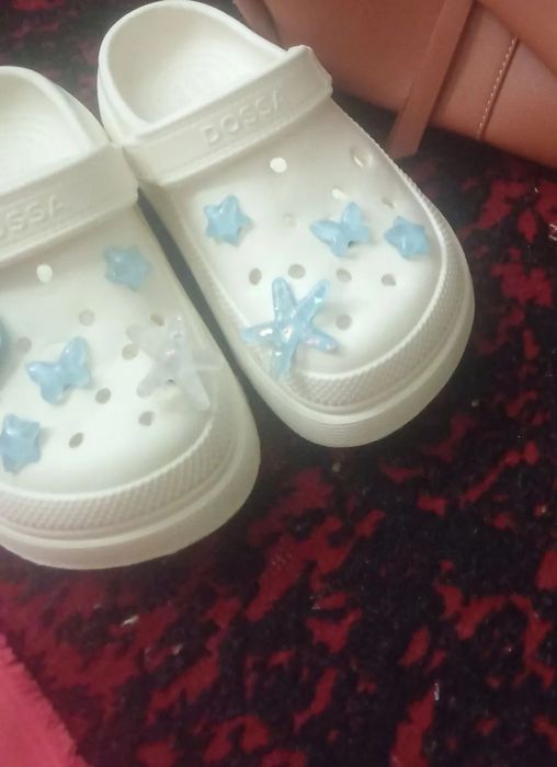 Crocs yangı oq rangda