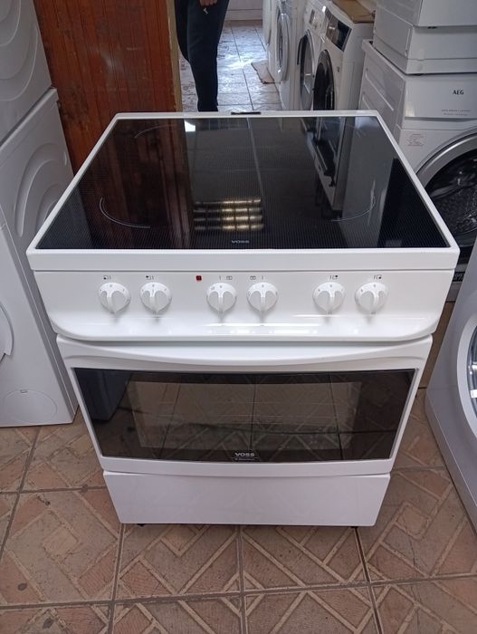 Свободно стояща печка с керамичен плот Voss с 2 години Гаранция!