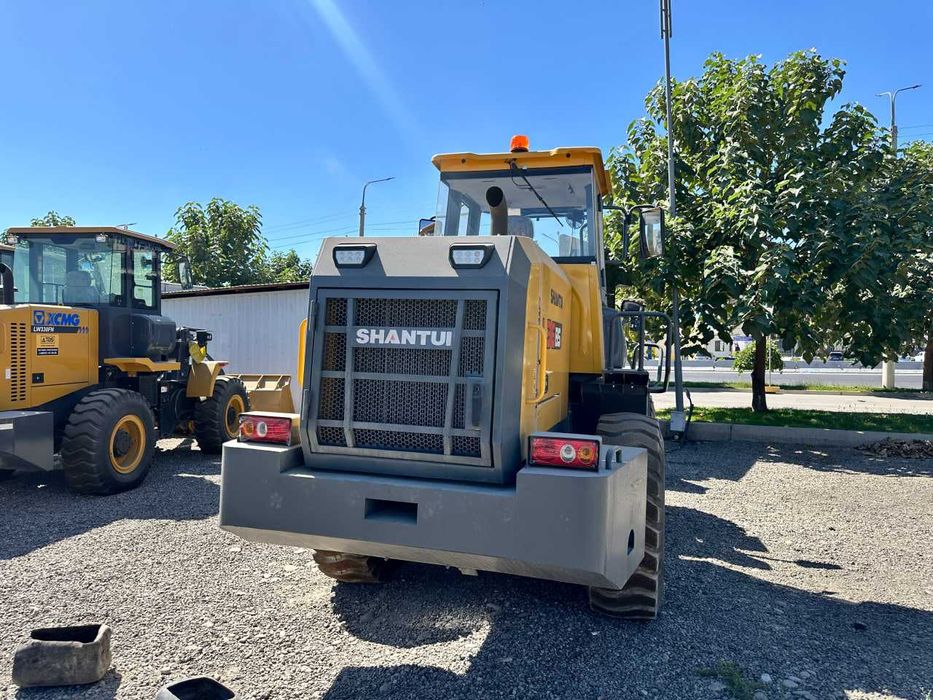 Фронтальный погрузчик SHANTUI L36-B5 в наличии Ташкенте