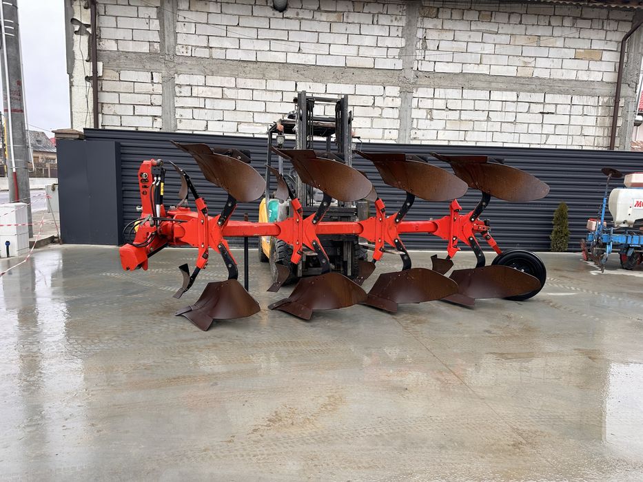 Piese//-/. Plug Huard Gregoire Besson . 3-4 brazde . Piese plug