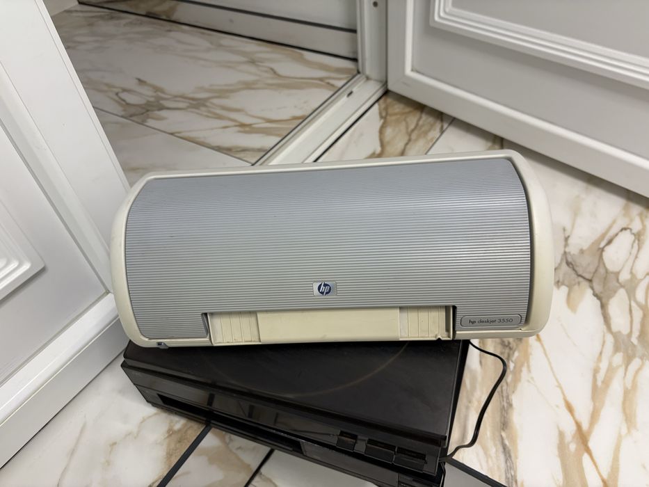 Imprimantă HP DeskJet 3550. Stare bună, aspect ok.