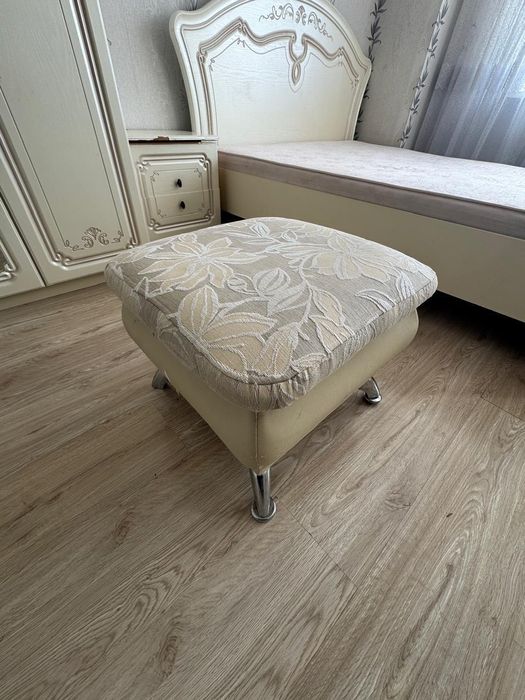 Продам спальный гарнитур