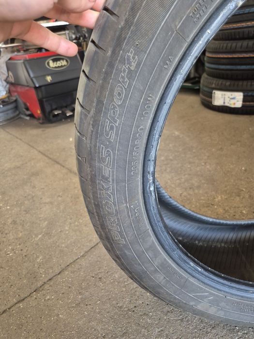 2 Гуми TOYO PROXES SPORT  235/50 R20
