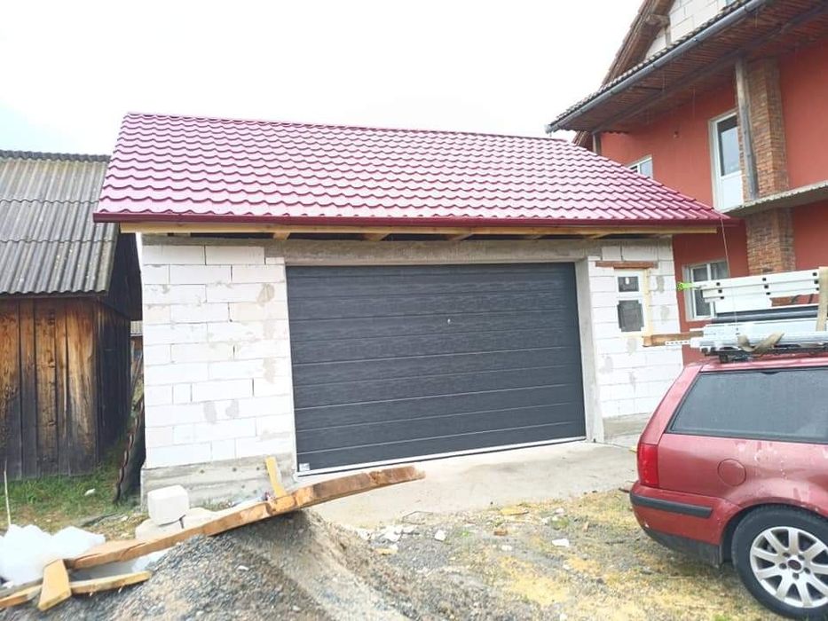 Usa de garaj secționala