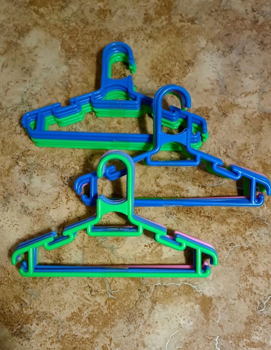 Плечики детские 100тг