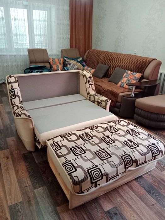 Диван мягкий, ширина 150см.