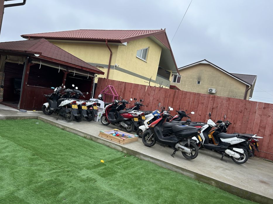 inchiriez  Scuter glovoo tazz bolt food