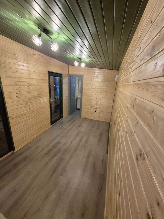 Vindem case modulare cu living baie bucătărie