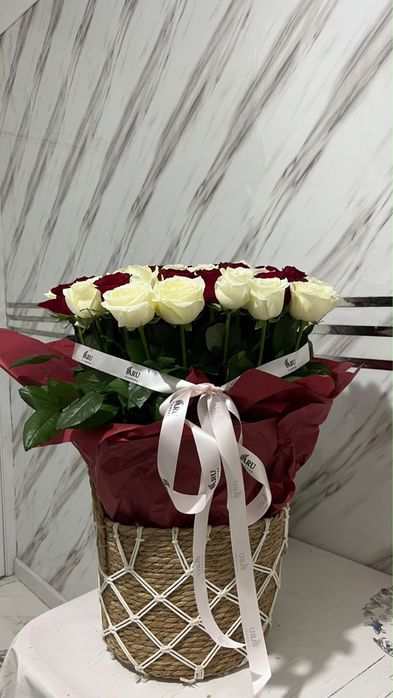 розы корзинамен 61 штук