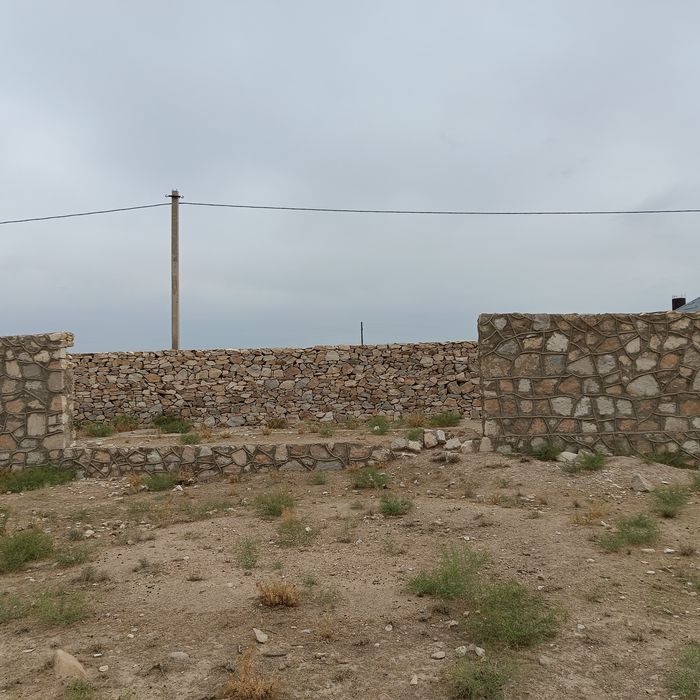 Srochni uchastka sotiladi