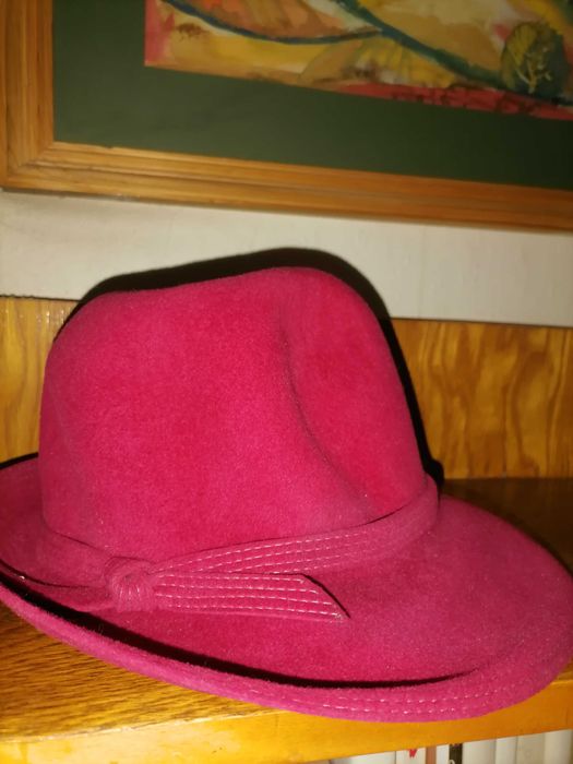 Ретро шапки за реквизит