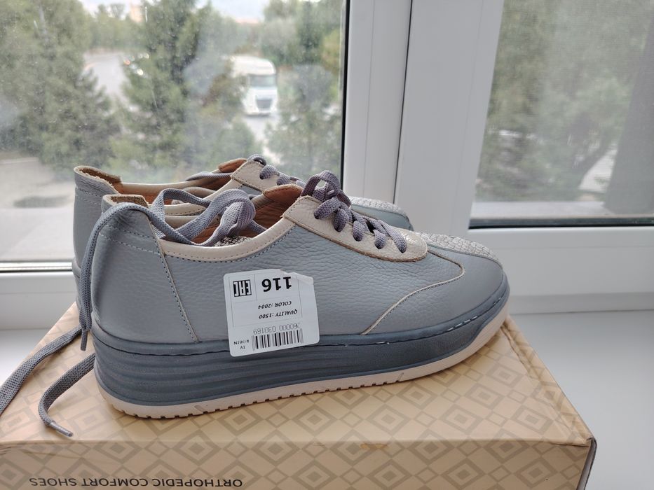 Кроссовки, осень и весна