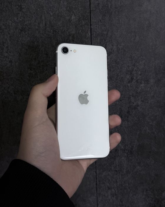Продам Iphone SE 2