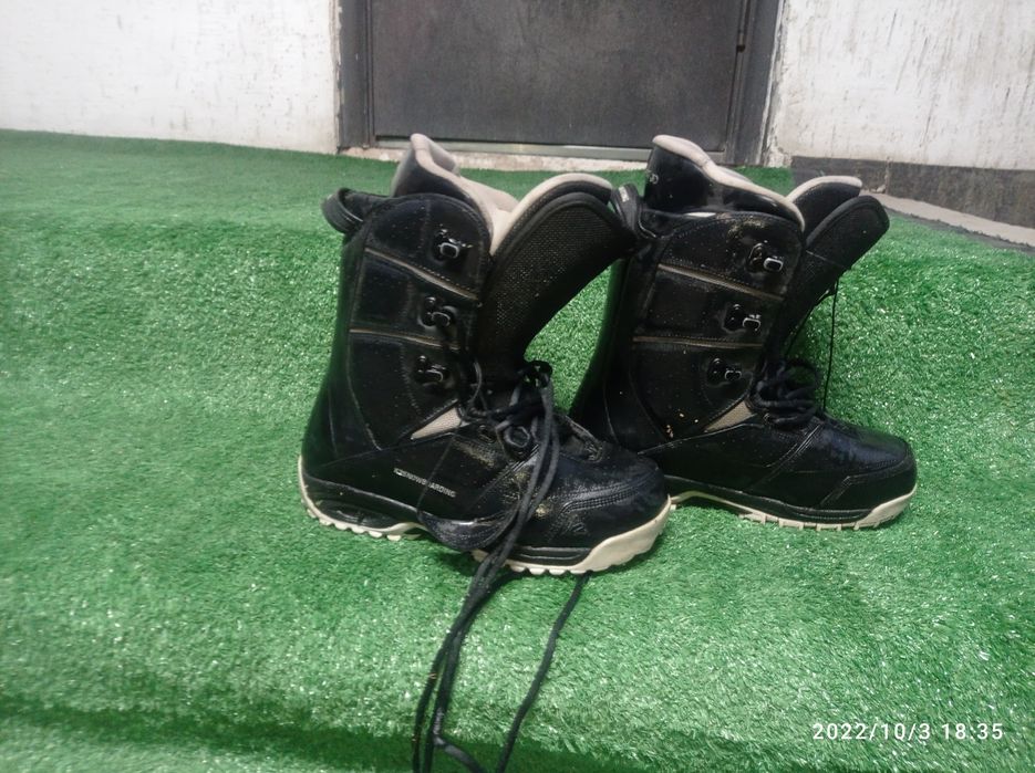 Продам лыжние ботинки