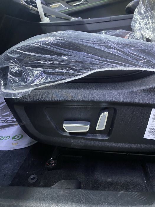 JAC JS 8 оилавий 7 кишилик замонавий кросовер
