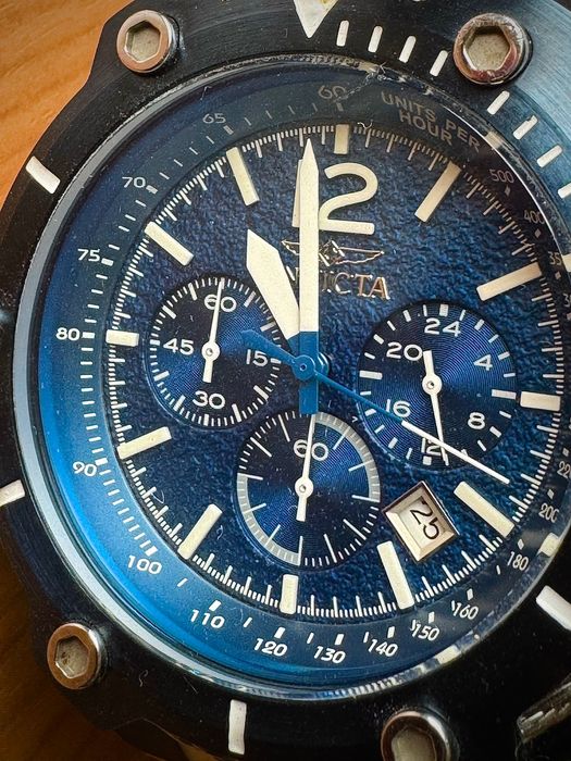 Invicta Bolt Chronograph 18087 – 52 мм, гумена каишка