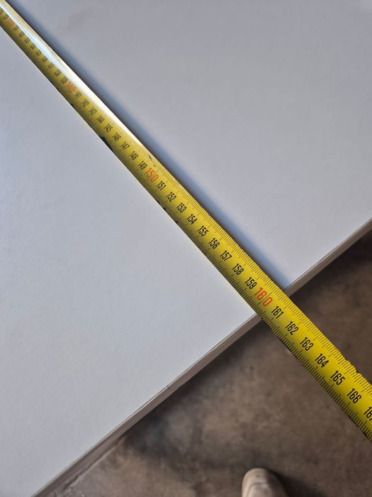 Трапезна маса в добро състояние