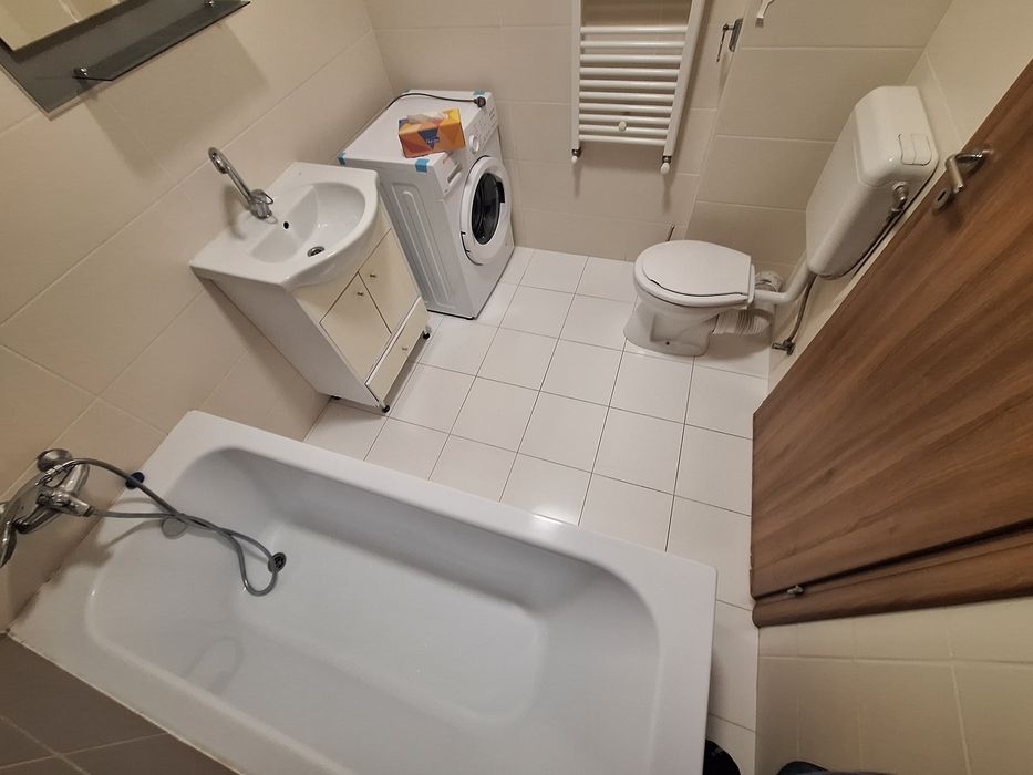 COMISION 0 proprietar . Inchiriez  apartament cu 2 camere cu parcare Valea Oltului