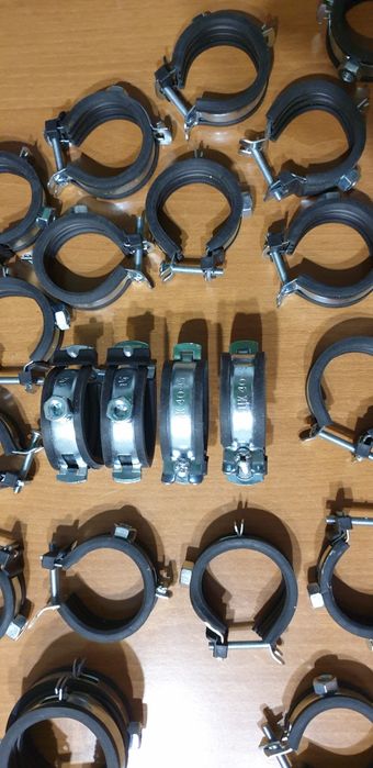 Продам хомут металлический с резиновым уплотнителем для труб 28 шт