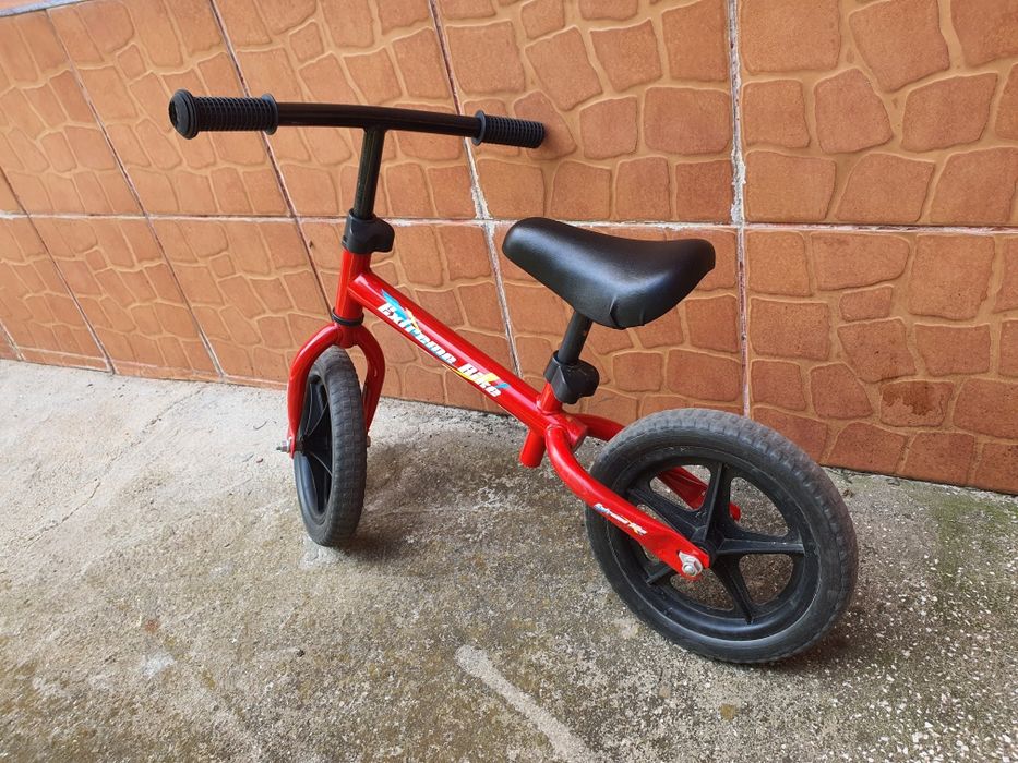 Bicicleta de echilibru rosie pentru copii