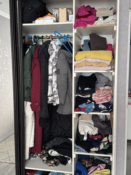 Шифоньер продается размер 220/220