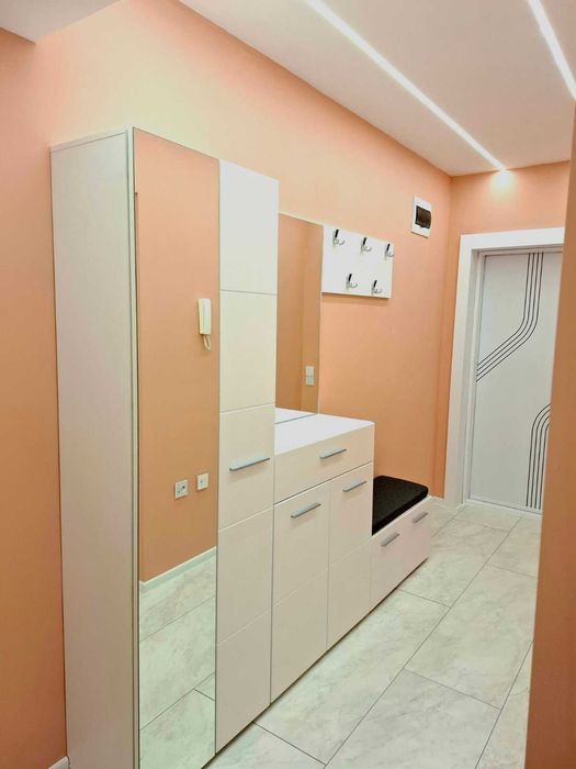 Дава се под наем Четиристаен апартамент в Варна, Лятно кино Тракия - 80 кв.м за 647.19 € - Снимка #21